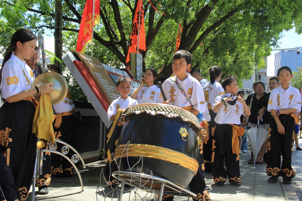 轻落笔尖, 北山村决定 轻落笔尖, 北山村决定