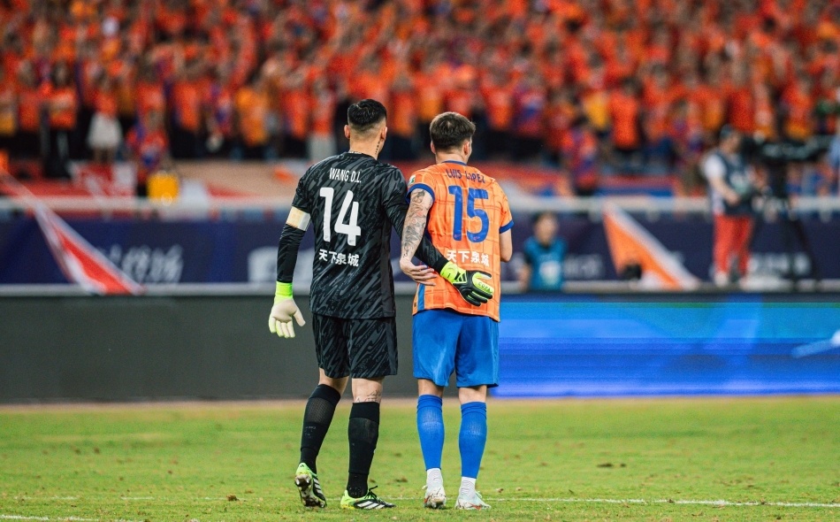 洛佩斯虽然, 身体占优的, 然后在国内